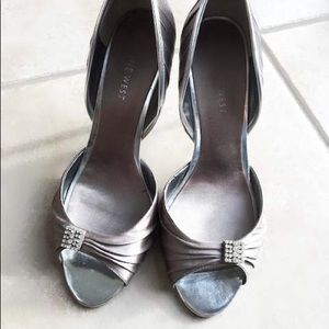 NINE WEST Taupe Peep Toe Heels